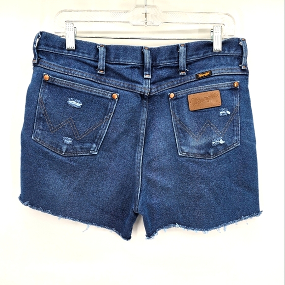 Wrangler Vintage Cut Off High Rise Jean Shorts Size 36 - Picture 1 of 5